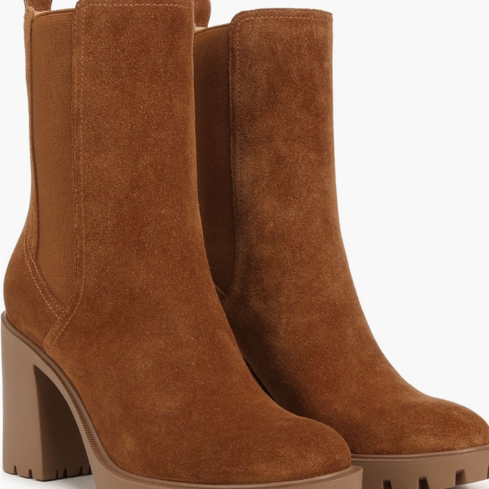 Veronica Beard Riley Lug
Sole Chelsea Boot